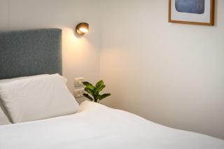 Chic 2BR Apt w Garden in Ramat Hasharon by Sea N' Rent - Ramat HaSharon - 1