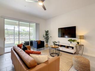 Last Minute Disney Getaway! Private Pool, Hot Tub & Games Room. Book Now! #88077 - Kissimmee - 0
