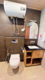 Tourist Hotel 10 minutes walking distance from the mall - 5