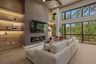 Zoka - Luxury Mountain-Lake Cabin with Hot Tub - Westminster - 0