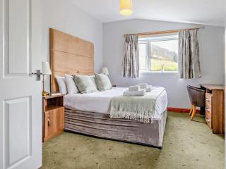 5 Bed in Aberystwyth 95994 - Llanfihangel-geneuʼr-glyn - 4