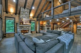 Your Happy Place - Rustic lodge vibes meet luxurious modern amenities - Mineral Bluff - 4