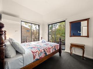 Cosy Corner Town Centre - 2