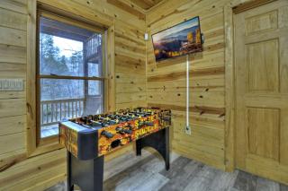 The Waters Edge Game room creek access firepit and tons of outdoor space - Copperhill - 7