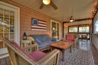 Southern Living Cottage Cozy up by the fire relax on the porch and enjoy peaceful surroundings - Blue Ridge - 1
