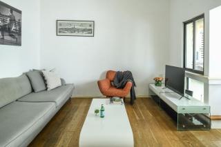 Bright 1BR Apt w Parquet Floor in the City by Sea N' Rent - Tel Aviv - 7