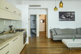 Bright 1BR Apt w Parquet Floor in the City by Sea N' Rent - Tel Aviv - 2