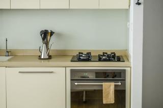 Bright 1BR Apt w Parquet Floor in the City by Sea N' Rent - Tel Aviv - 1
