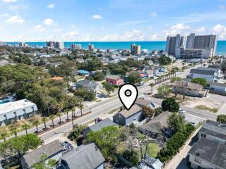 Coastal Villa- Sleeps 8, 5 Bds, and 3 Blocks to Beach by myBeach Vacation Rentals - Myrtle Beach - 0
