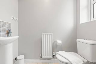 Modern 4-Bed Close to Jaguar Whitley & City Centre - Parkside - 4