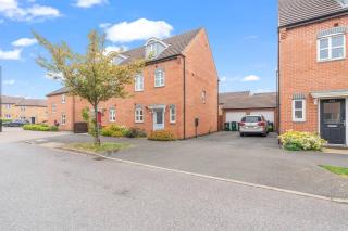 Modern 4-Bed Close to Jaguar Whitley & City Centre - Parkside - 2