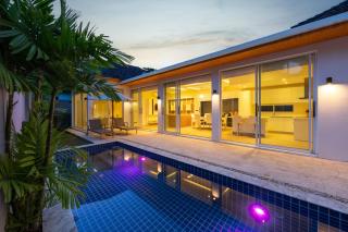Signature Villas by TropicLook - Strand Rawai - 5