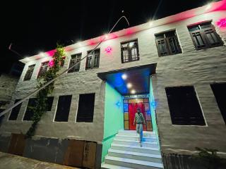 HOTEL SUNLIGHT SRiNAGAR - Srinagar - 9