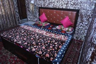 HOTEL SUNLIGHT SRiNAGAR - Srinagar - 4