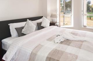 Stunning 2 Bedroom 2 Bathroom House - Merredin - 2