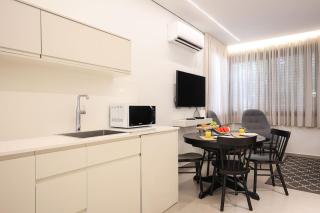 Cozy Apartment in the Heart of Tel Aviv with Shelter by Sea N' Rent - Tel Aviv - 4