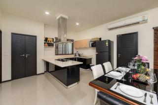 VILLA Kaheru Private Pool Near Nai Harn Beach - 2