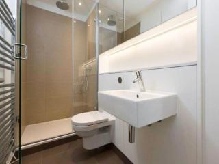 Stylish 2BR in QuarterMile Balcony & Garden View - Edinburgh - 1
