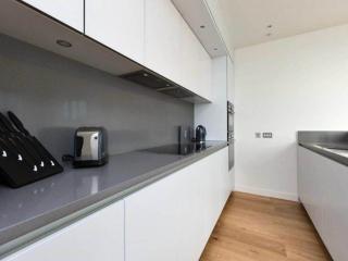 Stylish 2BR in QuarterMile Balcony & Garden View - Edinburgh - 4