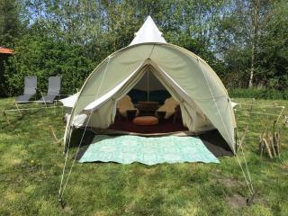 Tent op het veld - - 0