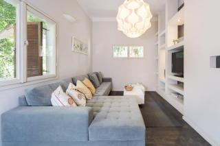Modern Charm Balcony Retreat with Shelter by Sea N' Rent - Tel Aviv - 3