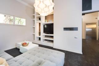 Modern Charm Balcony Retreat with Shelter by Sea N' Rent - Tel Aviv - 2