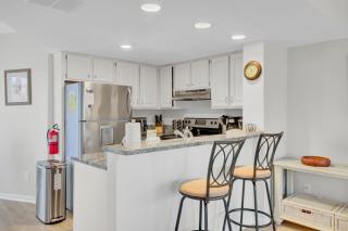 202 D Port O Call by AvantStay Beach Condo - Isle of Palms - 6