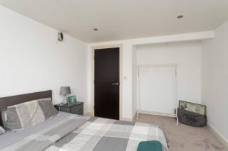Lovely 1 bedroom apartment with free parking & gym - Kirkburton - 8