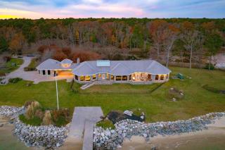 Bay Estate by AvantStay Waterfront Private Pond - Ridge - 0