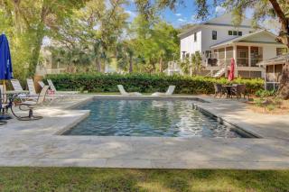 29 24th Avenue by AvantStay Easy Beach Access - Isle of Palms - 2