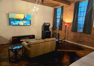 Motown Riverfront Studio Loft - 7