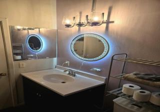 Motown Riverfront Studio Loft - Detroit - 2
