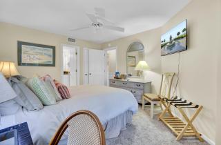123D Shipwatch by AvantStay Beach Access Pool - Isle of Palms - 5