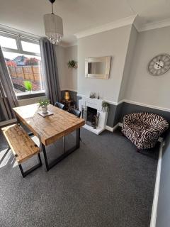 Large House - Families - Business stays - Doncaster - 6