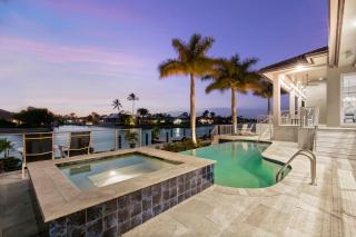 Marco Polo by AvantStay Waterfront 5BDR Pool Spa Fire Pit Walk to Beach - Marco Island - 2