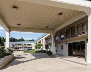 Econo Lodge - Grenada - 2