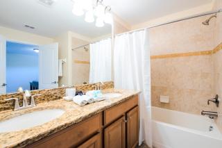 Last Minute Disney Getaway! Private Pool, Hot Tub & Games Room. Book Now! #38056 - Kissimmee - 1