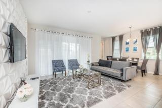 Last Minute Disney Getaway! Private Pool, Hot Tub & Games Room. Book Now! #39252 - Kissimmee - 0