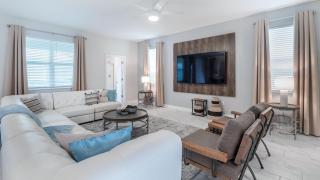 Last Minute Disney Getaway! Private Pool, Hot Tub & Games Room. Book Now! #40098 - Kissimmee - 0