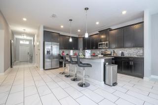 Last Minute Disney Getaway! Private Pool, Hot Tub & Games Room. Book Now! #93745 - Kissimmee - 1