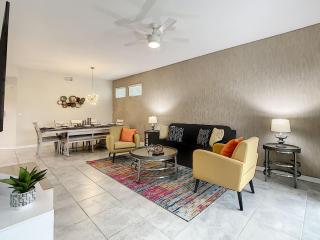 Last Minute Disney Getaway! Private Pool, Hot Tub & Games Room. Book Now! #87985 - Kissimmee - 3