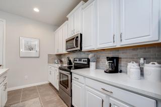 Last Minute Disney Getaway! Private Pool, Hot Tub & Games Room. Book Now! #22440 - Kissimmee - 3