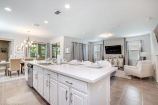 Last Minute Disney Getaway! Private Pool, Hot Tub & Games Room. Book Now! #22440 - Kissimmee - 2