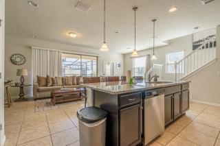 Last Minute Disney Getaway! Private Pool, Hot Tub & Games Room. Book Now! #89963 - Kissimmee - 4
