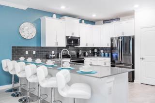 Last Minute Disney Getaway! Private Pool, Hot Tub & Games Room. Book Now! #52943 - Kissimmee - 4