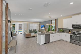 Last Minute Disney Getaway! Private Pool, Hot Tub & Games Room. Book Now! #39946 - Kissimmee - 3