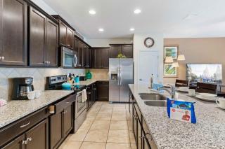 Last Minute Disney Getaway! Private Pool, Hot Tub & Games Room. Book Now! #39472 - Kissimmee - 3
