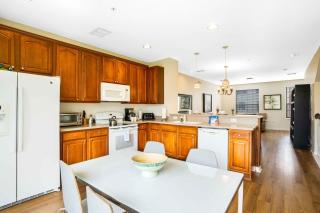 Last Minute Disney Getaway! Private Pool, Hot Tub & Games Room. Book Now! #38984 - Orlando - 1