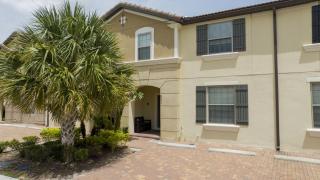 Last Minute Disney Getaway! Private Pool, Hot Tub & Games Room. Book Now! #43259 - Kissimmee - 1