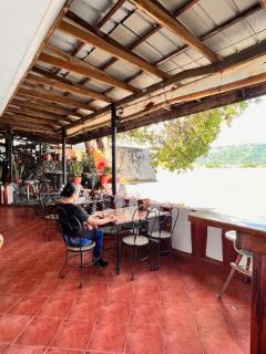 Harleys Pub and Hotel - Olongapo - 2